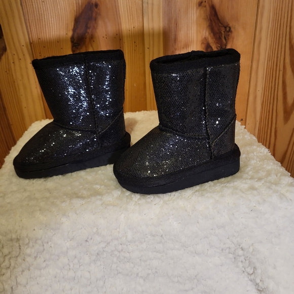 Sparkly boots, toddler size 4, Black - Picture 2 of 4